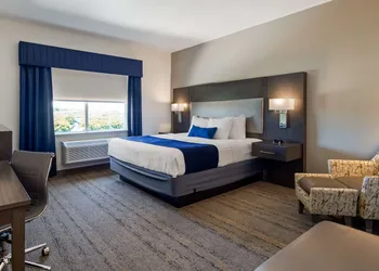 Best Western Plus Roland Inn & Suites hotel thumbnail 8