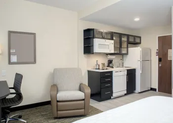 Candlewood Suites Miami Exec Airport - Kendall by IHG hotel thumbnail 7