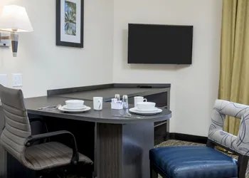 Candlewood Suites Miami Exec Airport - Kendall by IHG hotel thumbnail 8