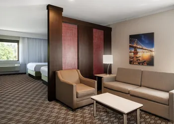 Best Western Premier NYC Gateway Hotel hotel thumbnail 4