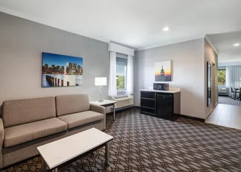 Best Western Premier NYC Gateway Hotel hotel thumbnail 6