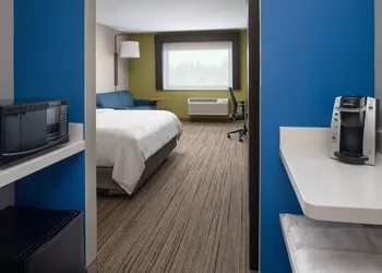 Holiday Inn Express & Suites Camas - Vancouver by IHG hotel thumbnail 6