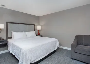 Hampton Inn Vincennes hotel thumbnail 7