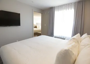 Days Inn by Wyndham Calgary North Balzac hotel thumbnail 8