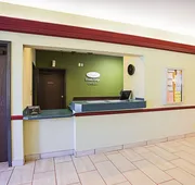 Econo Lodge Inn & Suites Ripley hotel detail image 7