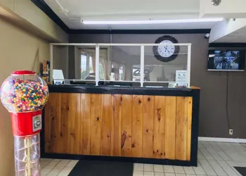 Bear Mount Inn & Suites hotel thumbnail 2