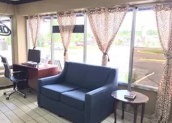 Bear Mount Inn & Suites hotel thumbnail 3