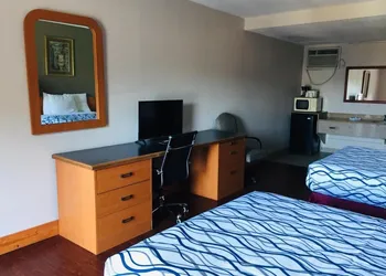 Bear Mount Inn & Suites hotel thumbnail 8