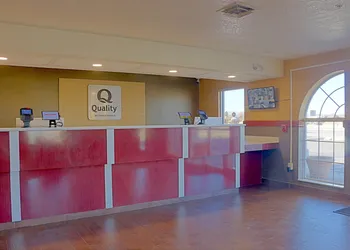 Quality Inn & Suites Roswell North hotel thumbnail 2