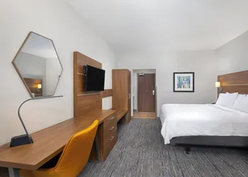 Holiday Inn Express & Suites Carrollton West by IHG hotel thumbnail 4