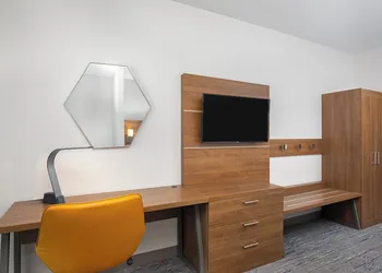 Holiday Inn Express & Suites Carrollton West by IHG hotel thumbnail 8