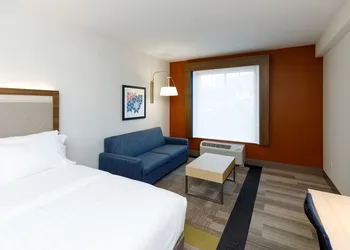 Holiday Inn Express & Suites Sturbridge by IHG hotel thumbnail 3