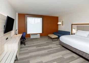 Holiday Inn Express & Suites Sturbridge by IHG hotel thumbnail 4