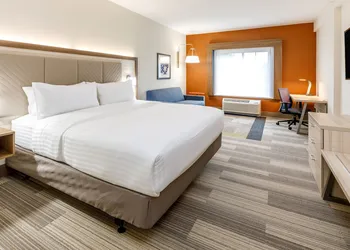 Holiday Inn Express & Suites Sturbridge by IHG hotel thumbnail 6