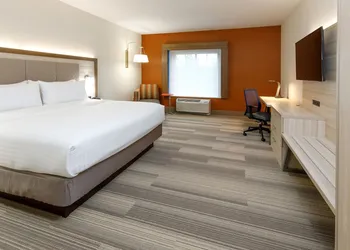 Holiday Inn Express & Suites Sturbridge by IHG hotel thumbnail 8