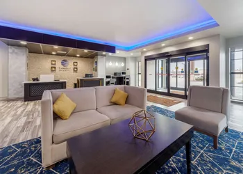 Comfort Inn & Suites Oklahoma City South I-35 hotel thumbnail 2