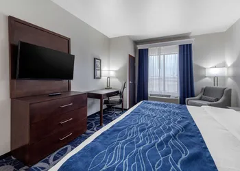 Comfort Inn & Suites Oklahoma City South I-35 hotel thumbnail 4