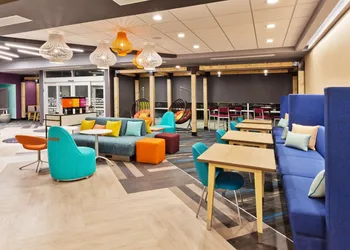 Tru by Hilton Auburn hotel thumbnail 4