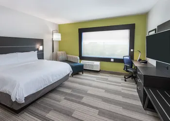 Holiday Inn Express & Suites Bryan - College Station by IHG hotel thumbnail 3