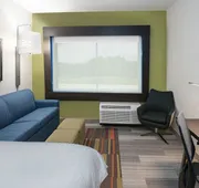 Holiday Inn Express & Suites Bryan - College Station by IHG hotel detail image 5