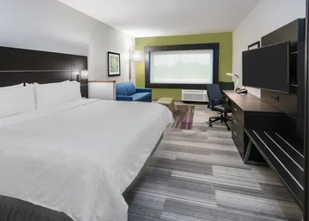 Holiday Inn Express & Suites Bryan - College Station by IHG hotel thumbnail 6