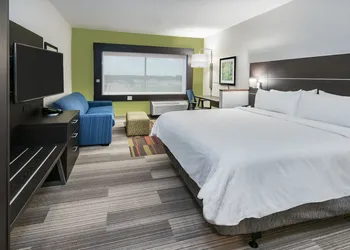 Holiday Inn Express & Suites Bryan - College Station by IHG hotel thumbnail 8