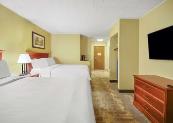 Wyndham Garden York hotel thumbnail 5