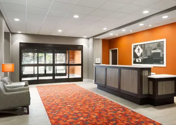 Hampton Inn North Olmsted Cleveland Airport hotel thumbnail 2