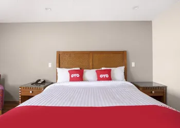 OYO Hotel Palmdale - Antelope Valley hotel thumbnail 5