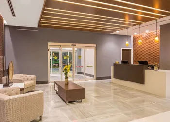 Wingate By Wyndham Miami Airport hotel thumbnail 2