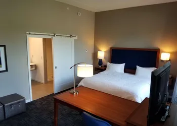 Hampton Inn & Suites Newburgh Stewart Airport hotel thumbnail 6