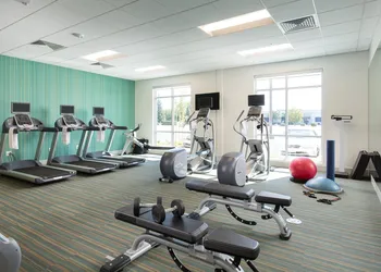 Holiday Inn Express Visalia Sequoia Gateway Area by IHG hotel thumbnail 8