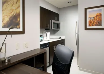 Homewood Suites by Hilton Kansas City Speedway hotel thumbnail 7