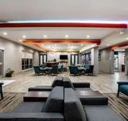 La Quinta Inn & Suites by Wyndham Pittsburg hotel detail image 4