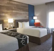La Quinta Inn & Suites by Wyndham Pittsburg hotel detail image 7