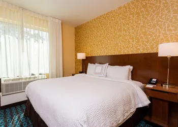 Fairfield Inn & Suites by Marriott Bay City hotel thumbnail 5