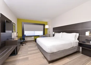 Holiday Inn Express & Suites Kansas City - Lee's Summit by IHG hotel thumbnail 2