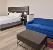Holiday Inn Express & Suites Kansas City - Lee's Summit by IHG hotel detail image 7