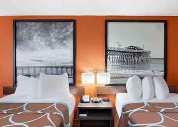 Super 8 by Wyndham Myrtle Beach/Market Common Area hotel thumbnail 6