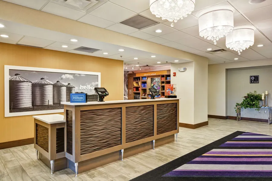 Hampton Inn & Suites Ashland hotel detail image 6