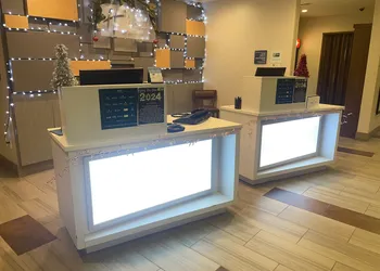 Holiday Inn Express & Suites Mishawaka - South Bend by IHG hotel thumbnail 2
