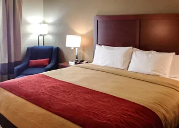 Comfort Inn & Suites Augusta hotel thumbnail 4