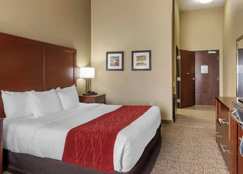 Comfort Inn & Suites Augusta hotel thumbnail 5