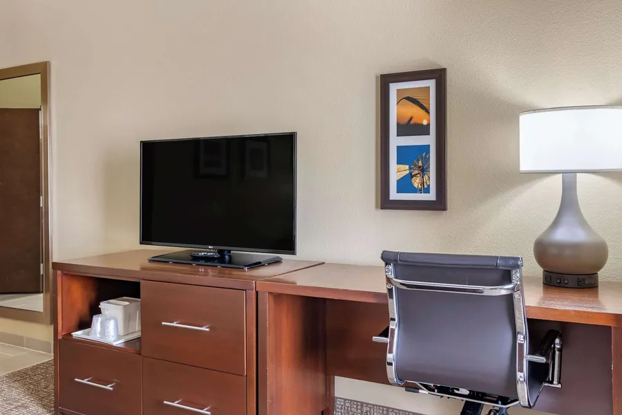 Comfort Inn & Suites Augusta hotel detail image 6