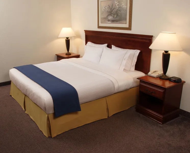 Holiday Inn Express Hotel & Suites Drayton Valley by IHG hotel detail image 2