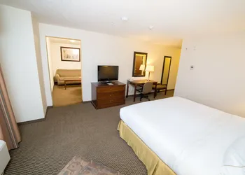 Holiday Inn Express Hotel & Suites Drayton Valley by IHG hotel thumbnail 6