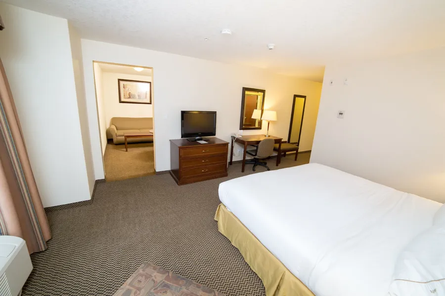 Holiday Inn Express Hotel & Suites Drayton Valley by IHG hotel detail image 6