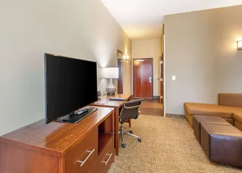 Comfort Suites Near Denver Downtown hotel thumbnail 6