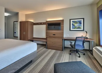 Holiday Inn Express & Suites Houston East - Beltway 8 by IHG hotel thumbnail 3