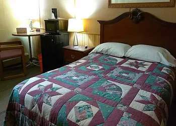 Colonial Inn Extended Stay By OYO New Ulm hotel thumbnail 7